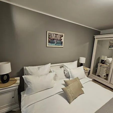 Julia Apartment